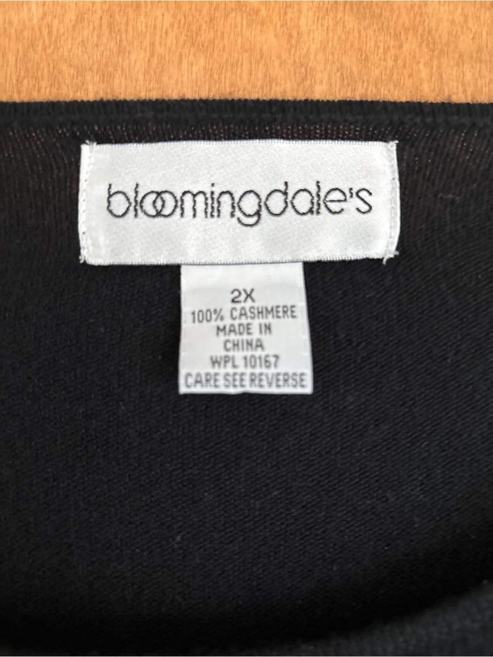 Bloomingdale's 100% Cashmere Crewneck Sweater - 2x Black — image 5 of 8